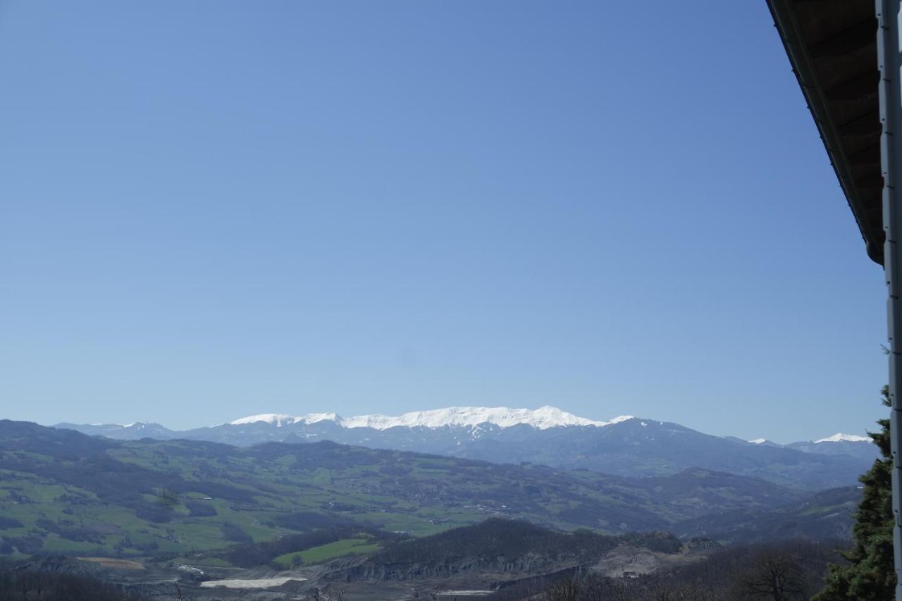 Casale Monte Valestra Bed and Breakfast Bebbio Εξωτερικό φωτογραφία